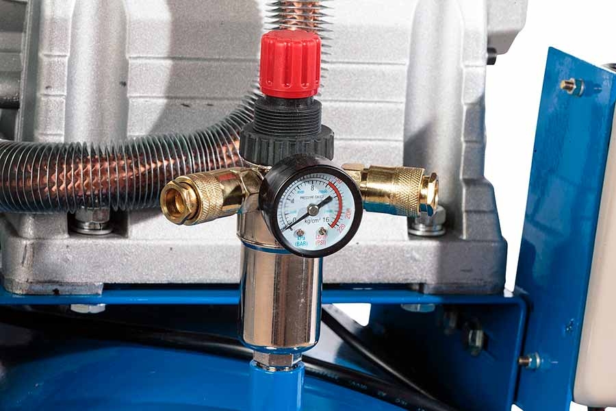 Компрессор поршневой с ременным приводом, объем 200 л.