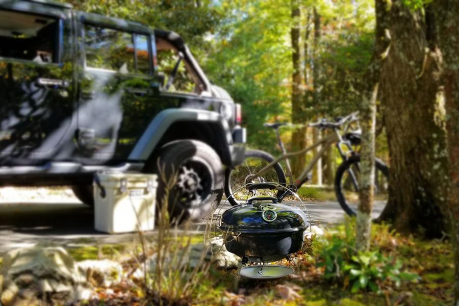 Угольный гриль Slow ‘N Sear Travel Kettle, 47 см, черный