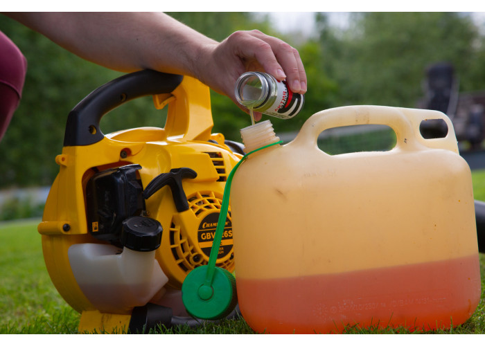 Присадка Актив Стандарт в масло двигателя для устранения расхода масла, задиров, восстановления комп