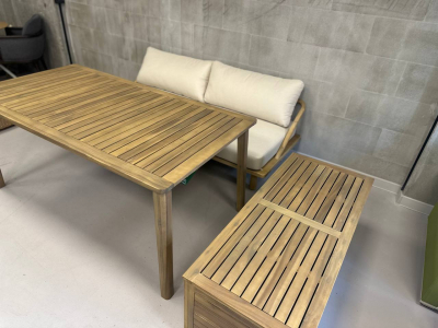 Диван деревянный трехместный с подушками Denmark