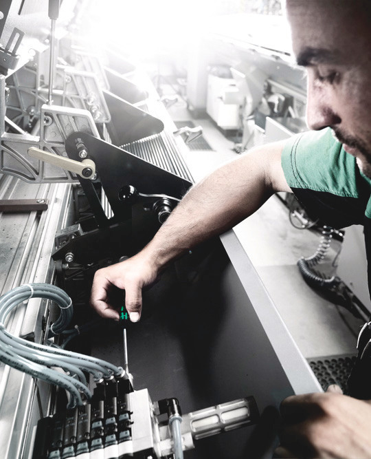 Отвертка с шестигранной шариковой головкой для электронщиков