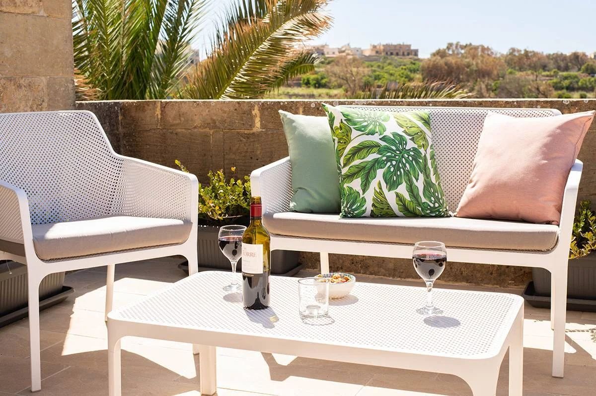 Диван пластиковый Net Bench