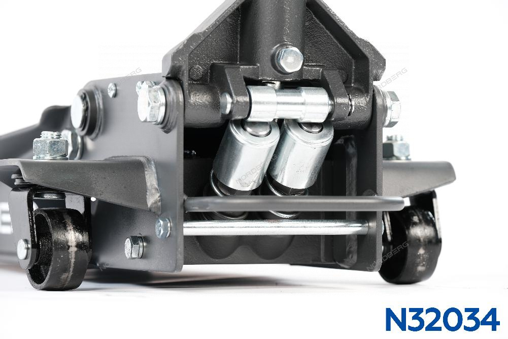 Домкрат супернизкий подкатной 3 т