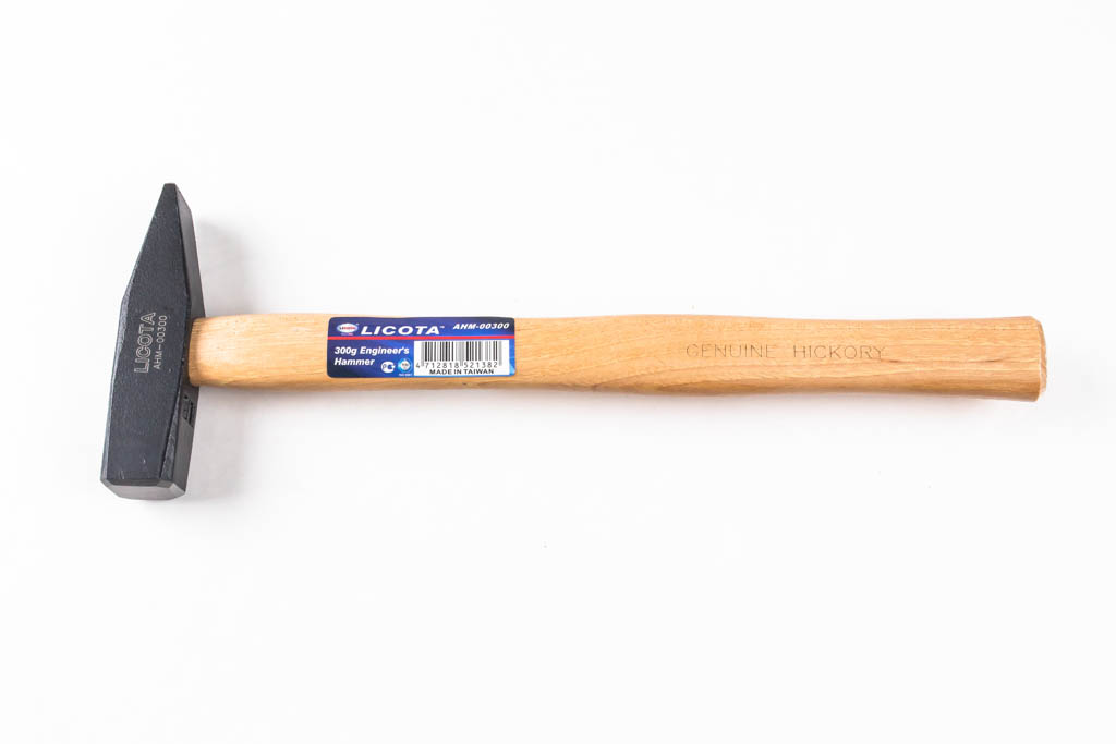 молоток с ручкой из дерева гикори 800 г