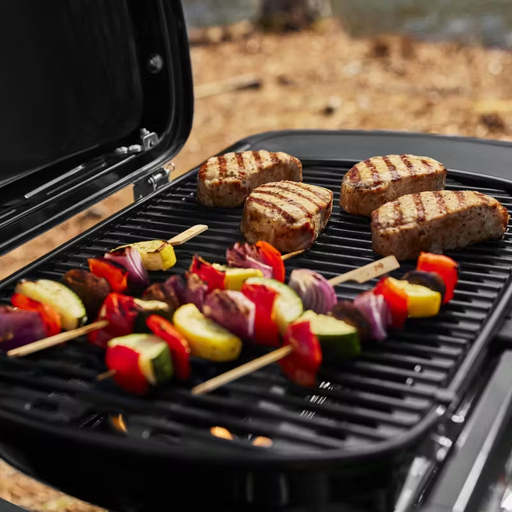 Газовый гриль Weber Traveler Compact черный