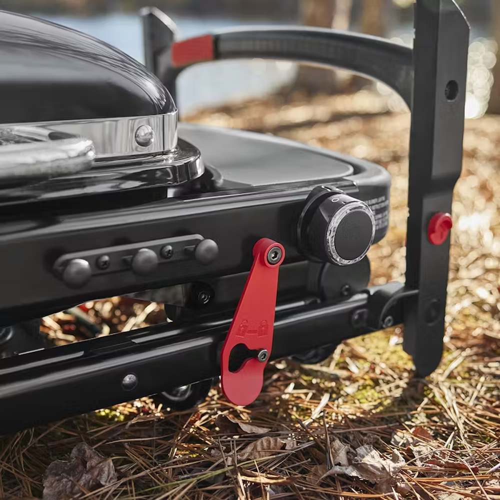Газовый гриль Weber Traveler Compact черный