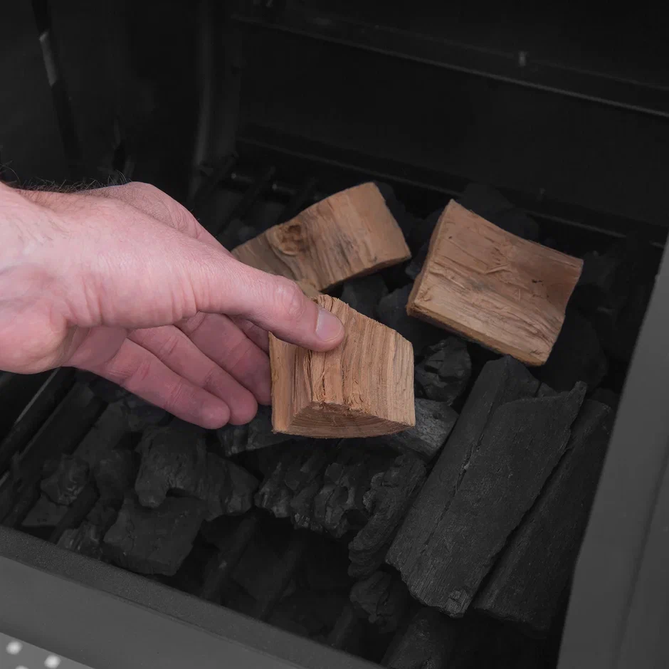 Угольный гриль коптильня Broil King Regal Offset 400