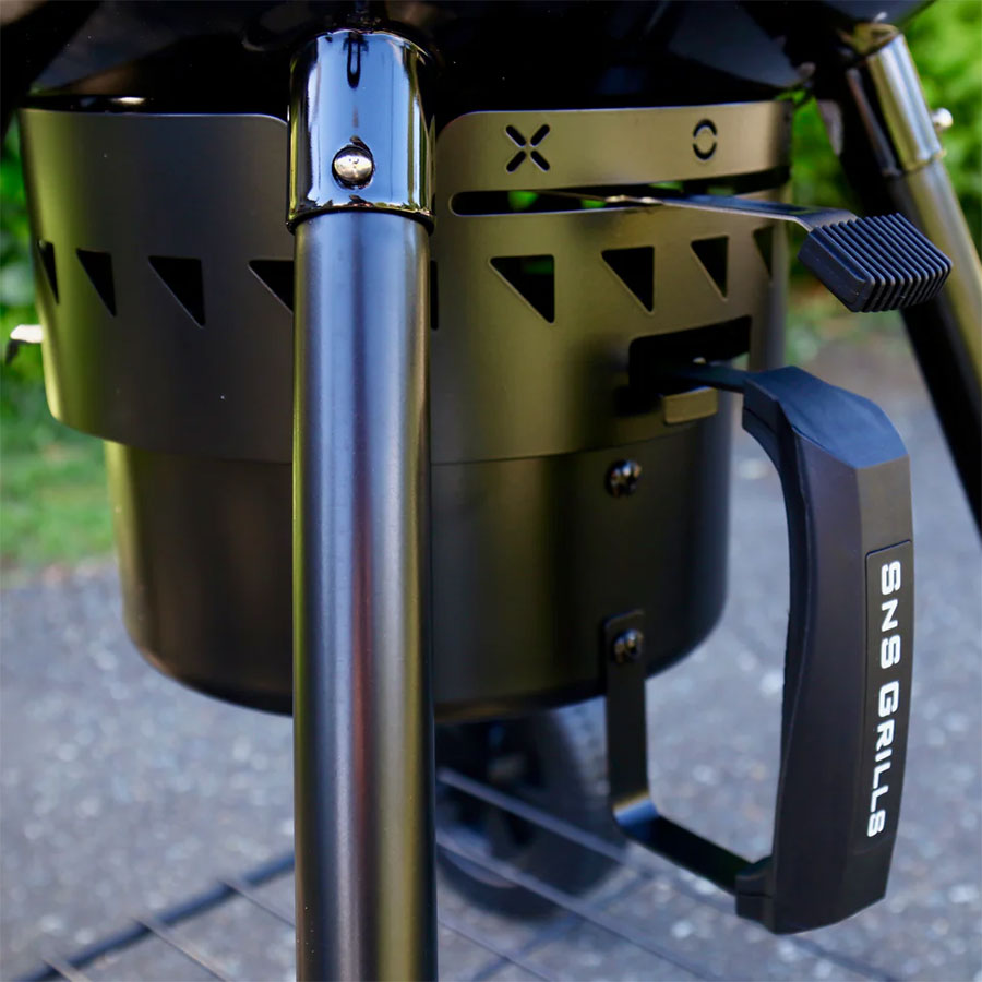 Угольный гриль Kettle Black Edition, с корзиной SnS, 57 см, черный