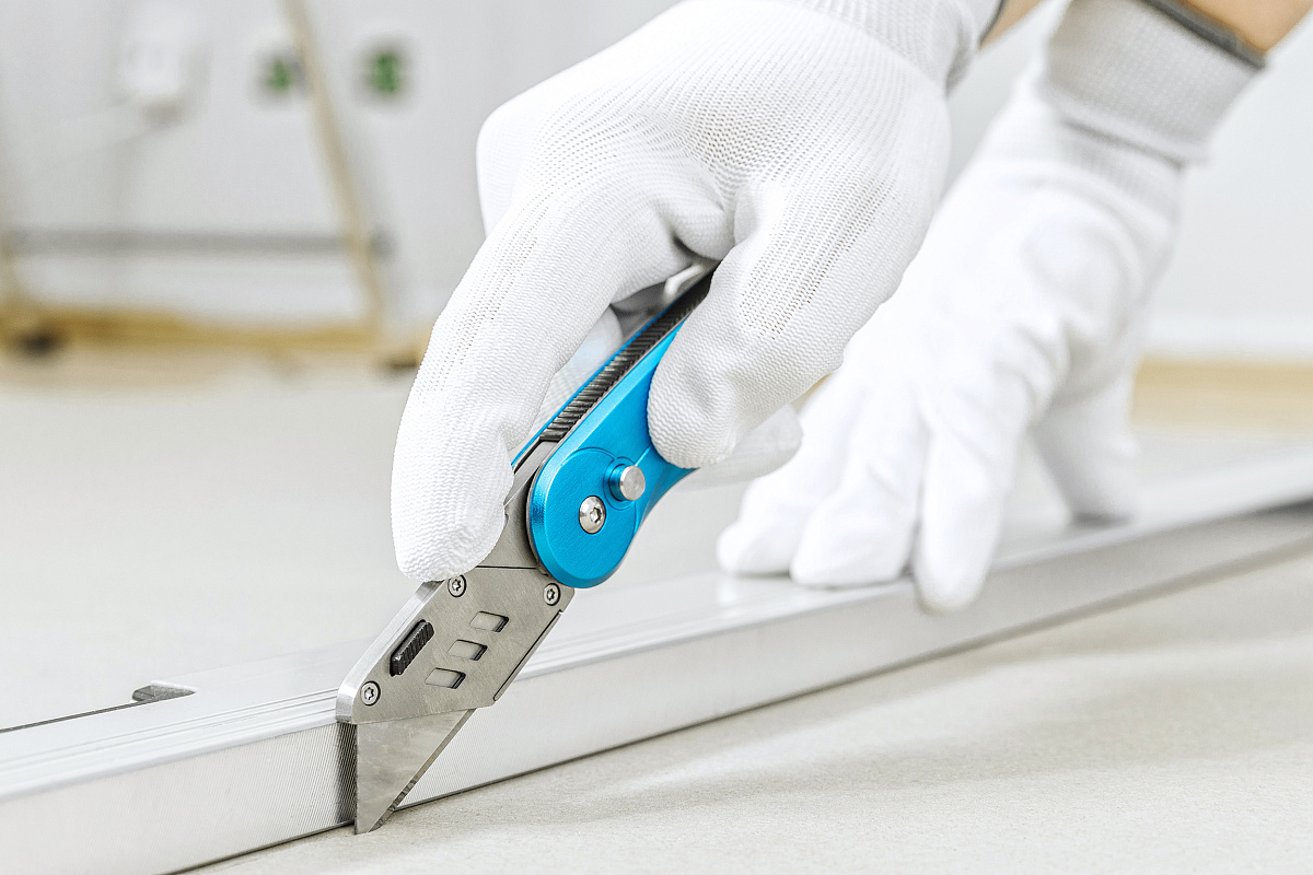 Нож складной с трапециевидным лезвием складной, алюминиевый корпус, 1 лезвие SKS