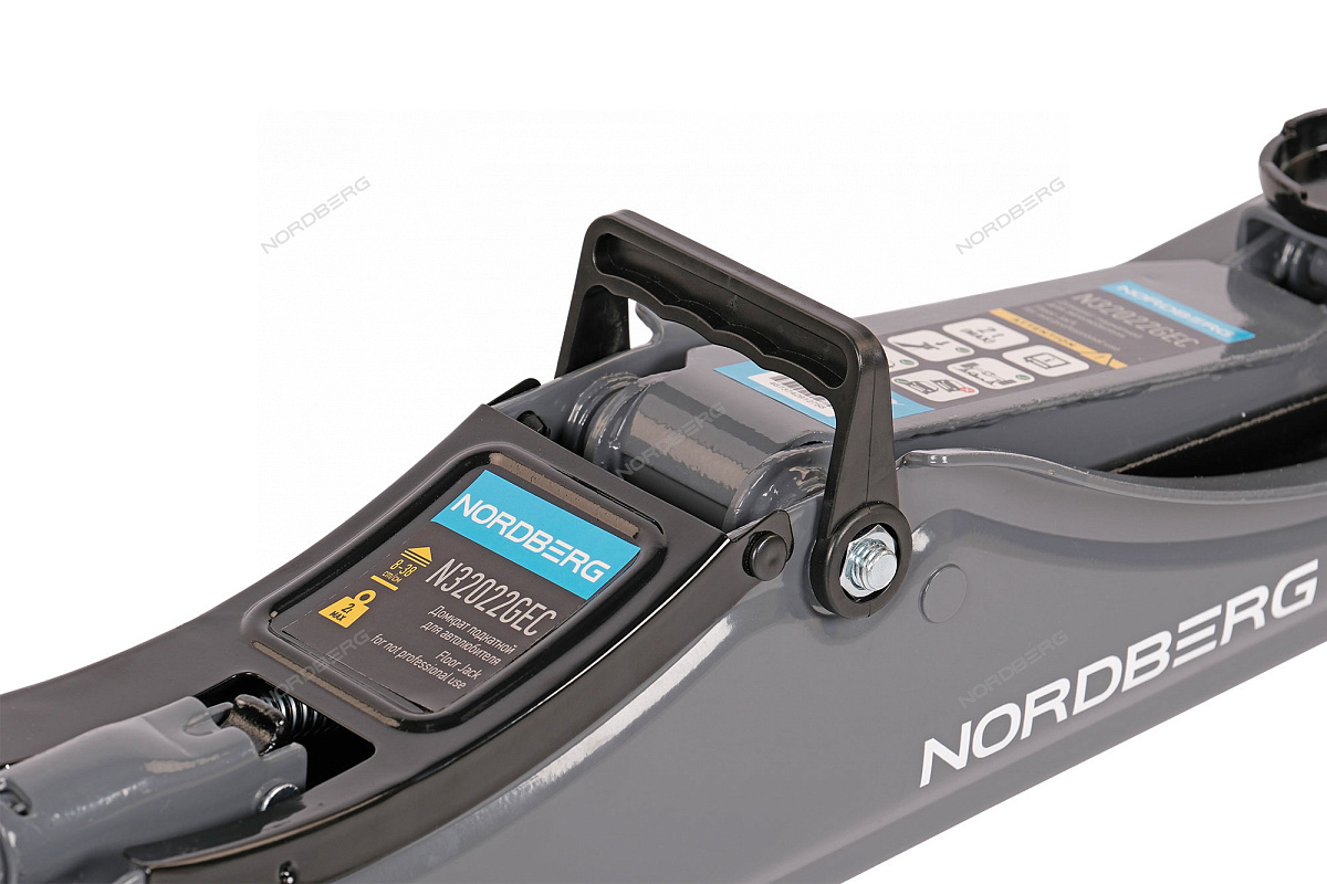 Домкрат подкатной для автолюбителя в кейсе, 2 т