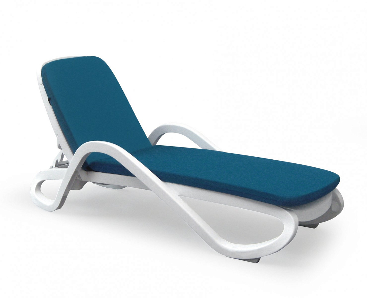 Шезлонг-лежак пластиковый Eden