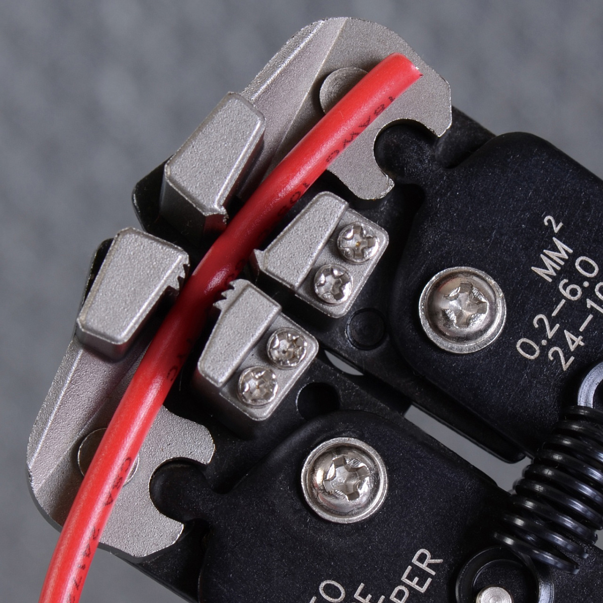 Стриппер для зачистки, резки проводов и обжима изолированных клемм 