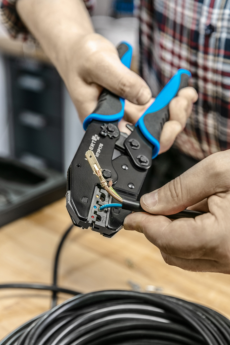 Пресс- клещи для обжима проводов со сменными матрицами, 6 шт.