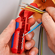 KNIPEX ErgoStrip® 135 мм   KN-169502SB 4