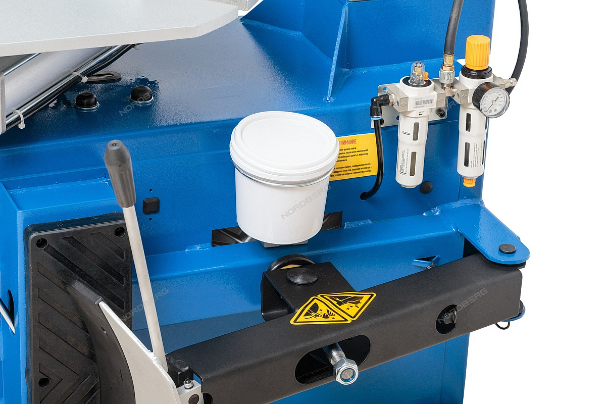 Шиномонтажный полуавтоматический станок