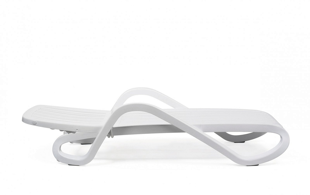 Шезлонг-лежак пластиковый Eden