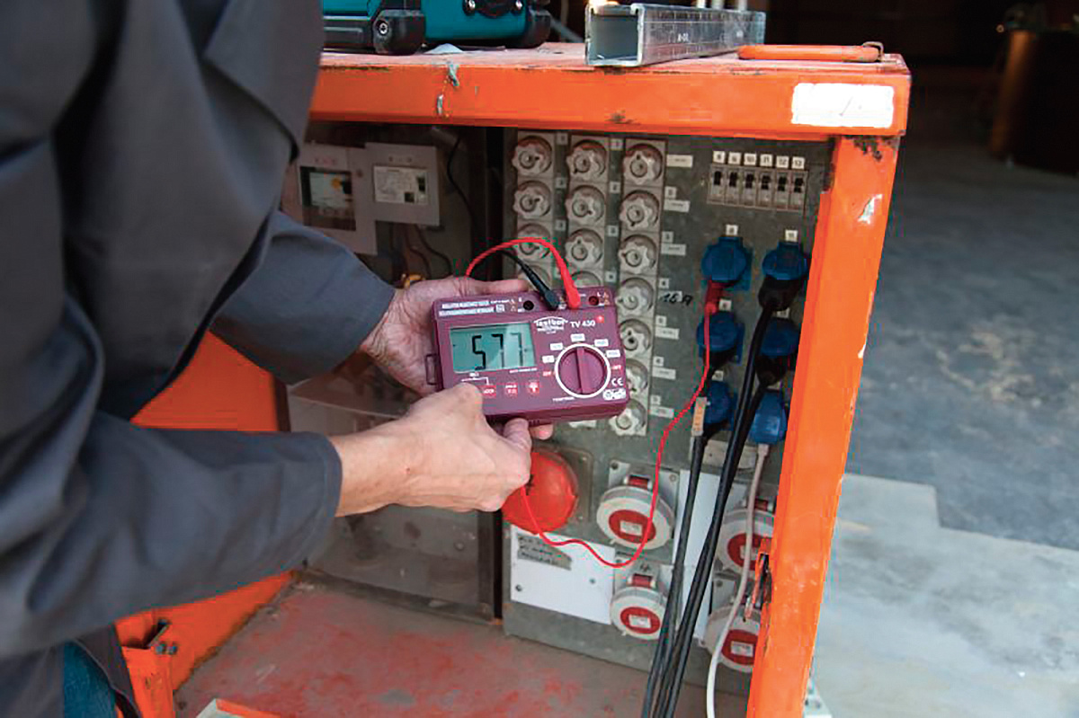 Приборы для проверки сопротивления изоляции